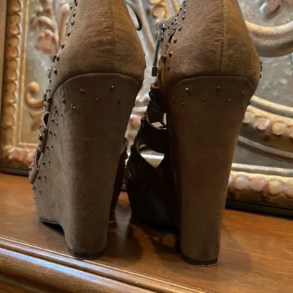 Army Green - image 3